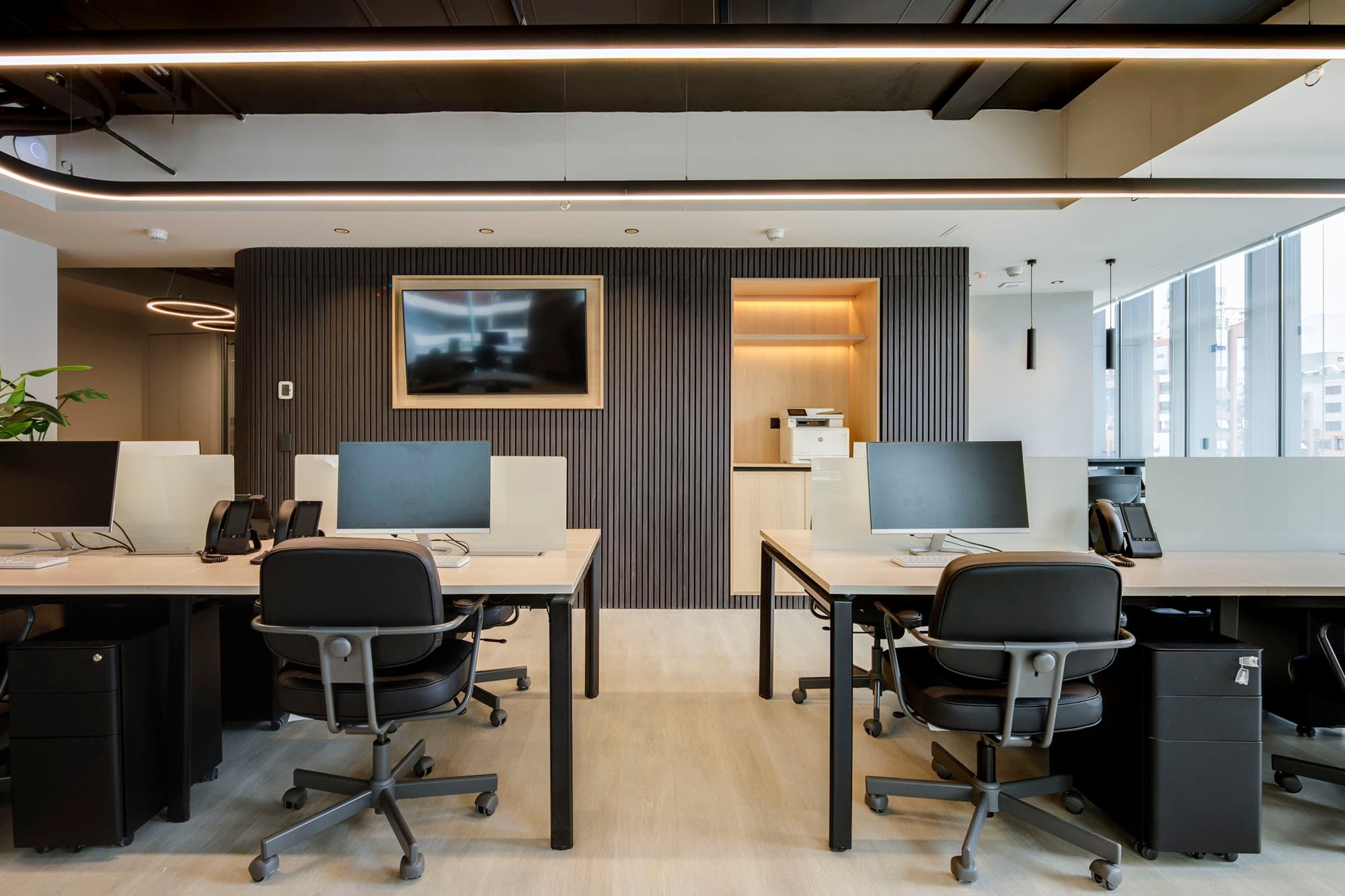 Oficinas Golden Oak — detalle 1