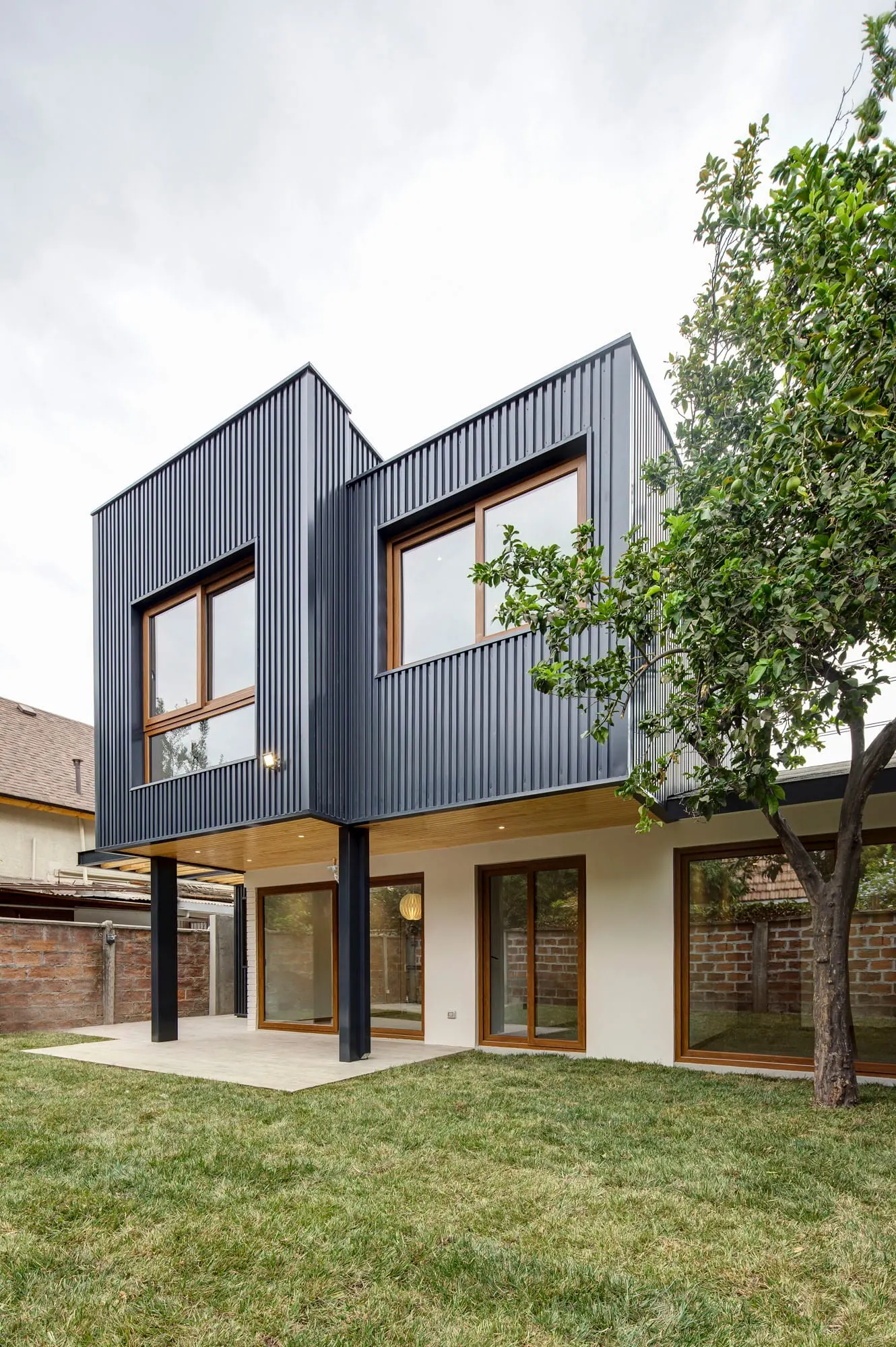 Two Roofs House — detalle 1